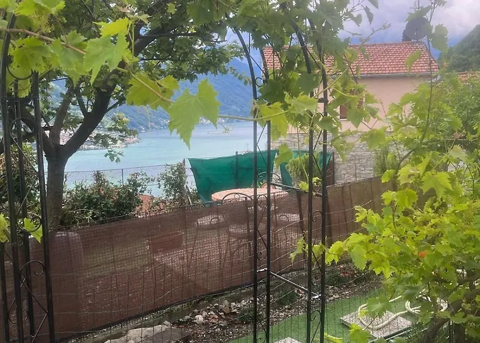 View And Private Garden House For 6 Prázdninový dům Pognana Lario