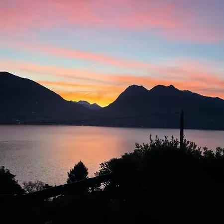 View And Private Garden House For 6 別荘 Pognana Lario