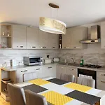 Holiday home View And Private Garden House For 6