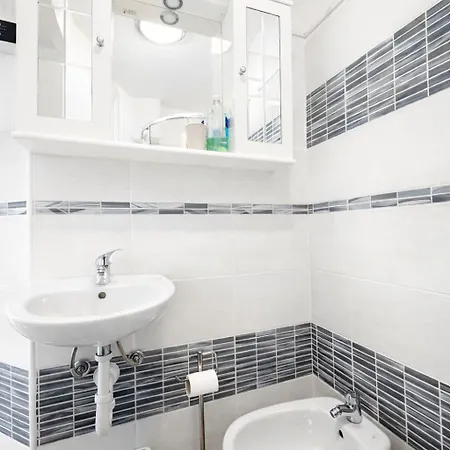 View And Private Garden House For 6 Vakantiehuis