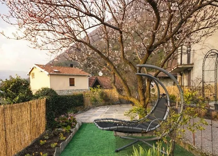 View And Private Garden House For 6 Holiday home